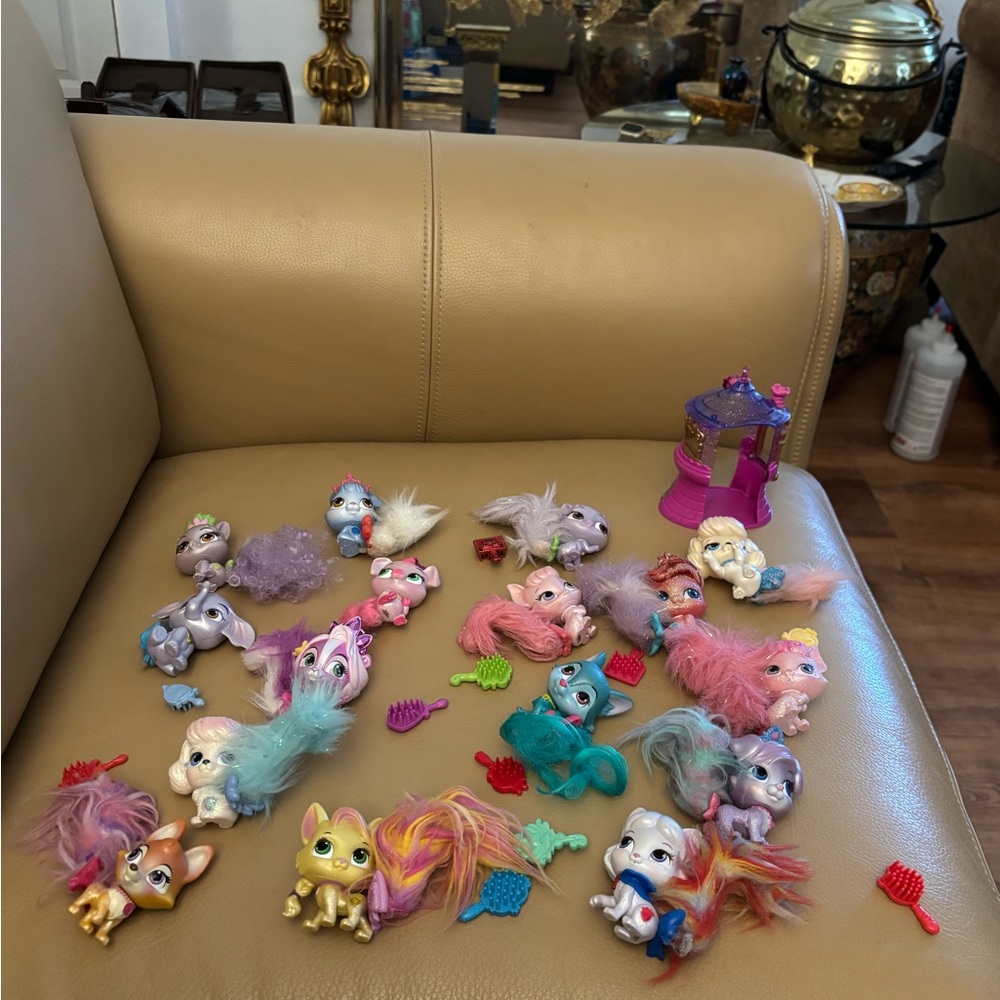 Disney Small Little Pet Shop figures Collection with Rainbow Colors furry tails